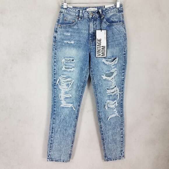 NEW Almost Famous Size 1 Vintage Mom Jeans Ripped Distressed - Picture 1 of 11